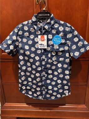 Free Planet Men's Navy Blue Daisy-Print Button-Down and Short Cabana Set